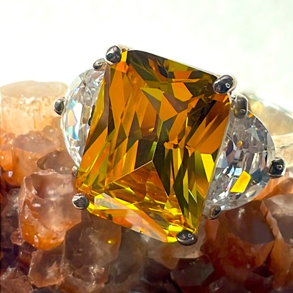Bold Golden Yellow CZ 925 Sterling Silver Size 9 Large Cocktail Ring - Picture 2 of 8